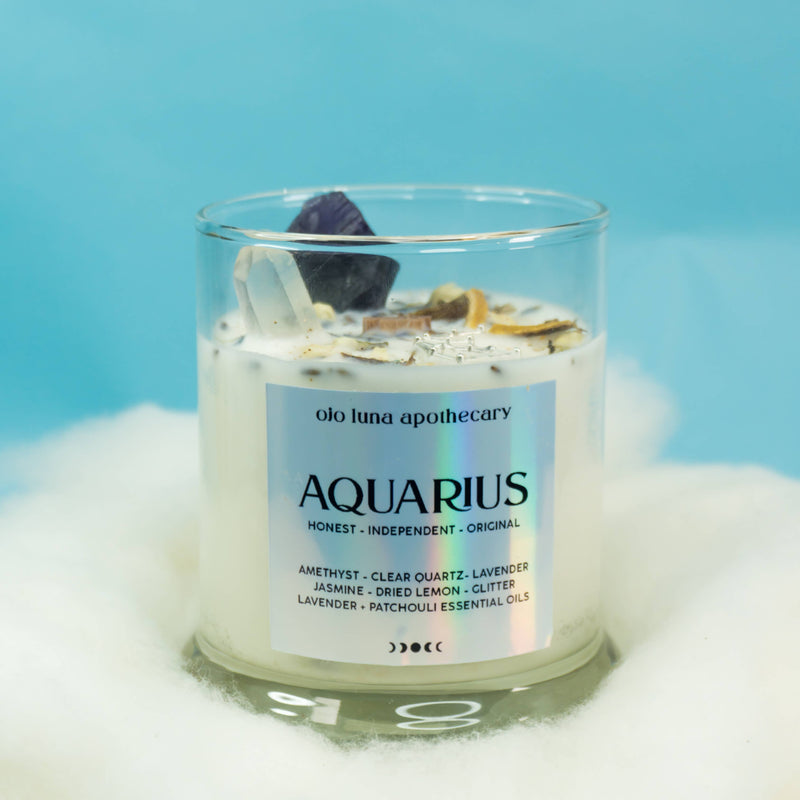 Aquarius Zodiac Candle: Wooden Wick